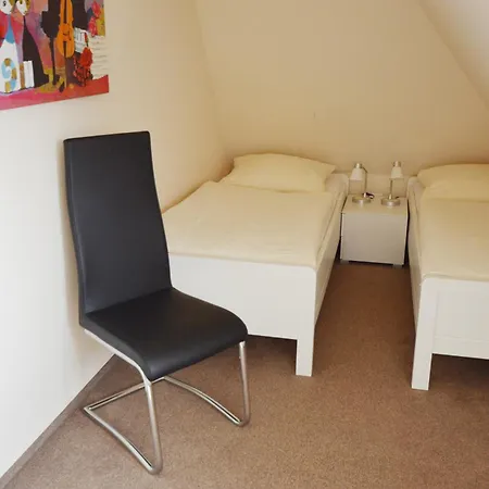 Holiday home Reetdachhaus 5, Inkl 2 Parkplaetze Fehmarn