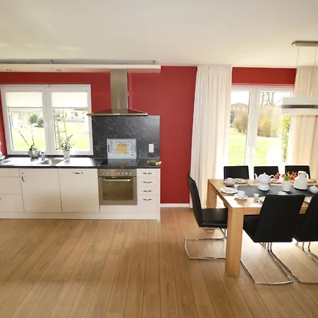 Dom wakacyjny Reetdachhaus 5, Inkl 2 Parkplaetze Fehmarn