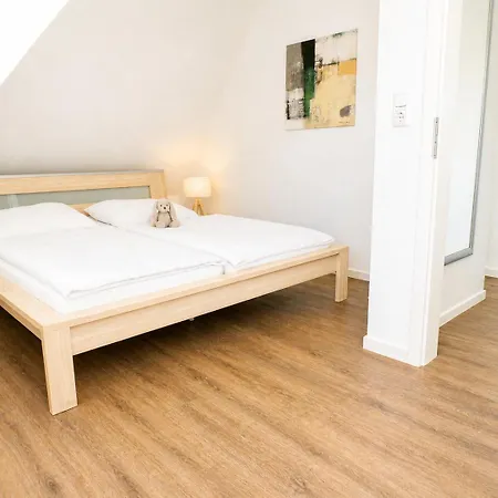 Reetdachhaus 5, Inkl 2 Parkplaetze Tatil Evi